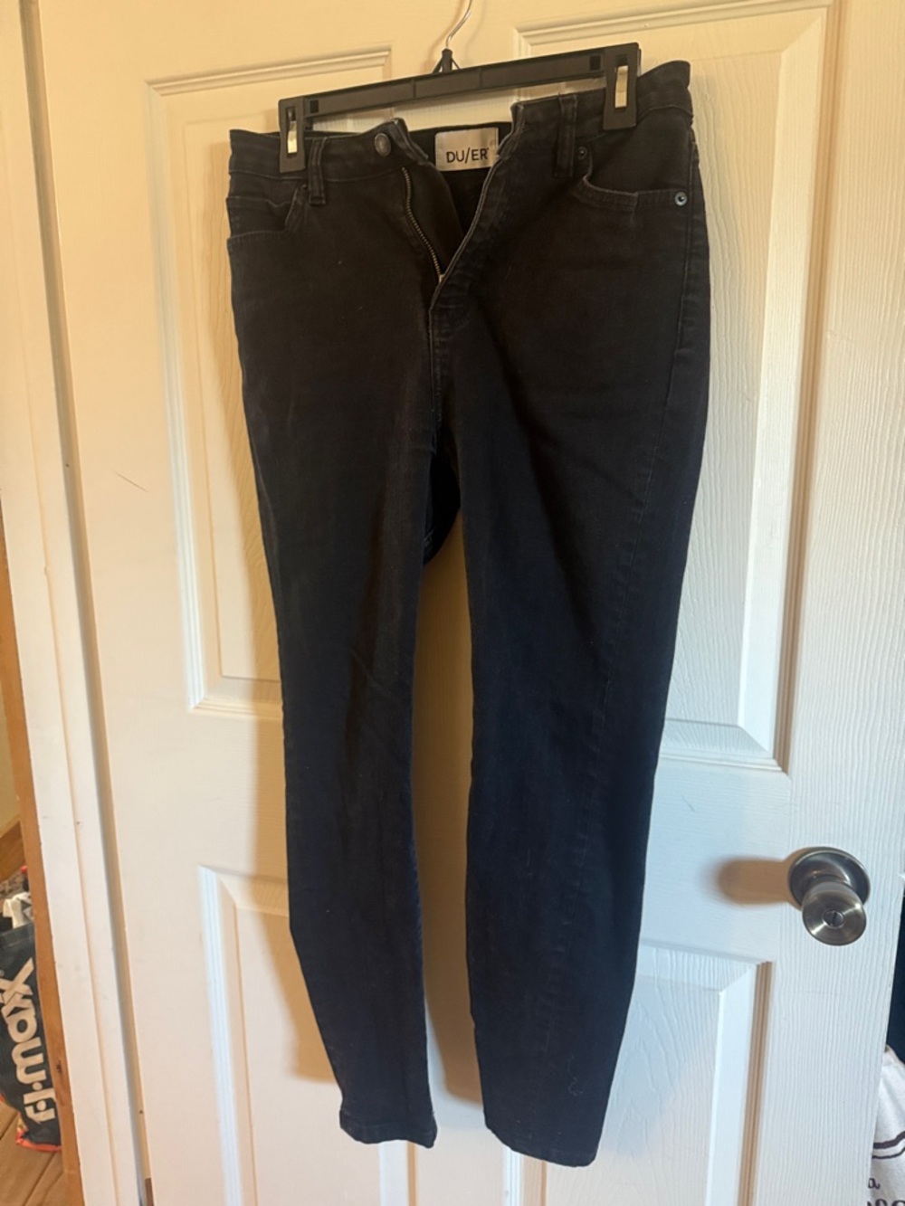 DU/ER Black Skinny Jeans — Sleek Stretch Denim